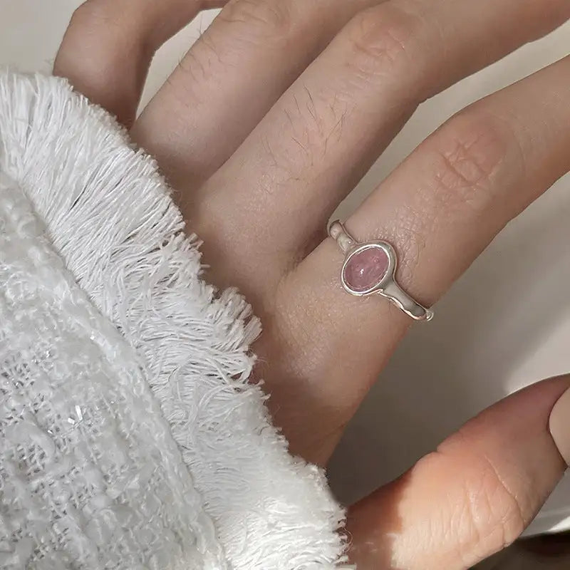 oval contained rose quartz ring